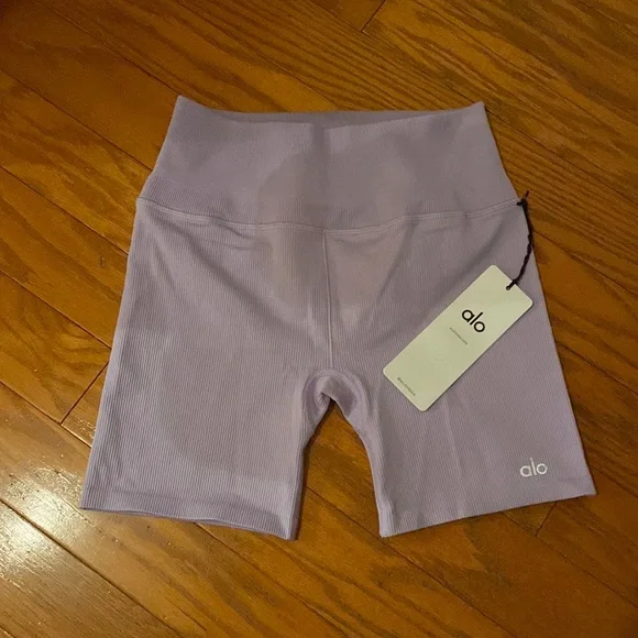NWT Alo yoga biker short - Picture 1 of 5